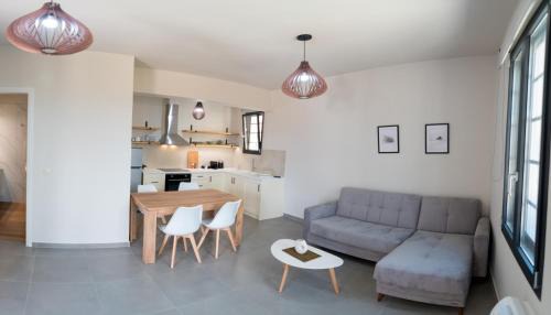 Kranidi Apartment | Argolis Stone Homes