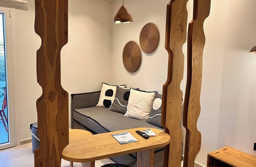 Tripiti House | Aristotle Suites, Avgi
