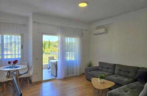 Ishem Apartment | Art Apartment 219