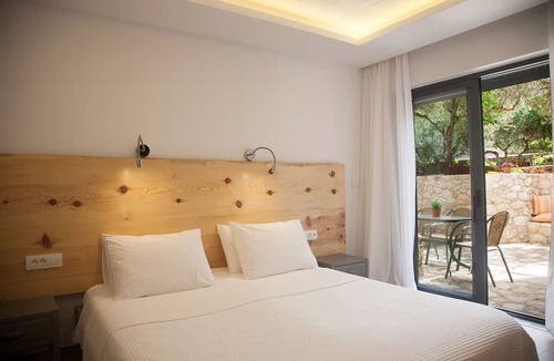 Stavros Apartment | Artemis Village apartments