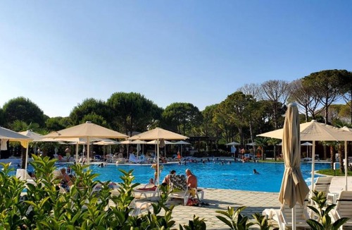 Ishem Villa | Artino 3BR Villa, pool and sport access - Perla Resort