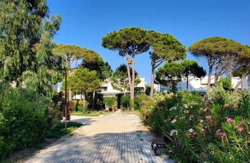 Ishem Villa | Artino 3BR Villa, pool and sport access - Perla Resort
