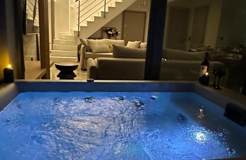 Nikita Apartment | Artion Jacuzzi Villa Nikiti