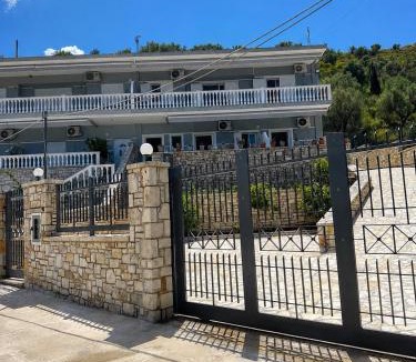 Himare Hotel | Artur Apartments Himare