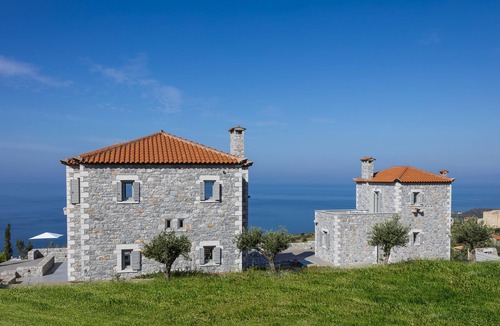 Lefktron Villa | Asanti Villas 1 - Luxurious Simplicity