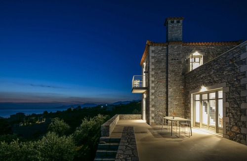 Lefktron Villa | Asanti Villas 2 - Luxurious Simplicity