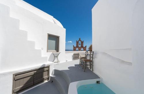 Oia Villa | Astrea Suites "Ostria Cave Villa-outdoor Jacuzzi"
