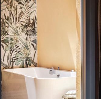 Ermoupoli Bed & Breakfast | ATELIER5 Suites