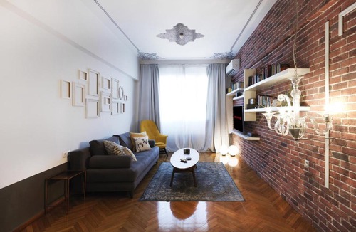 Omonia Apartment | Athenian Apartment in the center with Jacuzzi