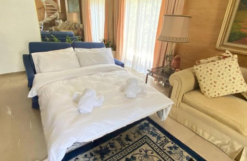 Palaio Psychiko Apartment | Athenian Garden. Quality Duplex apartment for you!