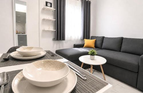 Nikaia-Agios Ioannis Rentis Apartment | Athens Explorer Studio Near Transit by ΜPS