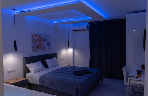 Mousio Apartment | Athens Jacuzzi apartment