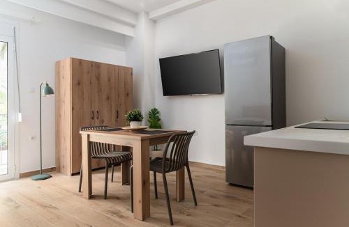 Platia Viktorias Apartment | Athens Urban Vibes 5 Cozy Balcony Renovated