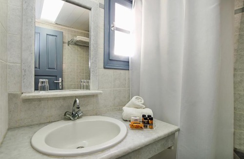 Perissa Hotel | Atlantis Beach Villa