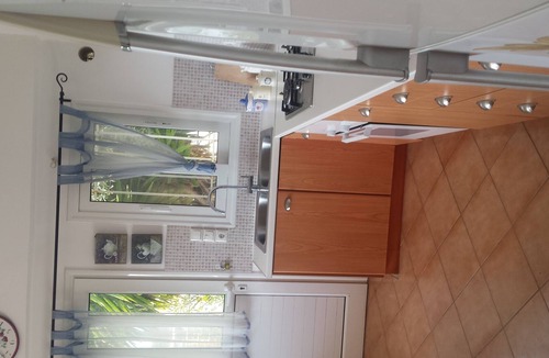 Spiliazeza House | Attractive house on the seafront