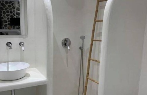 Naxos Town Hotel | AURA ROOM
