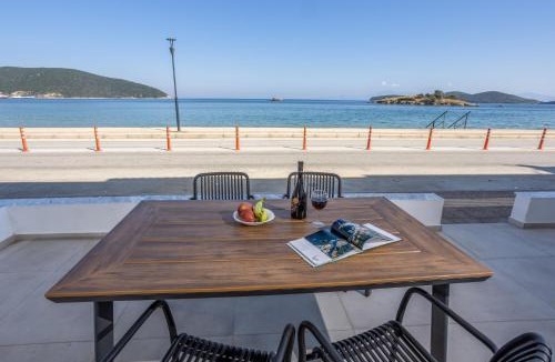 Nea Peramos Apartment | Aurora suite