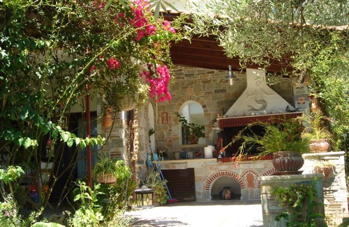 Nea Skioni House | Aus dem Garten direkt an den Strand by Interhome