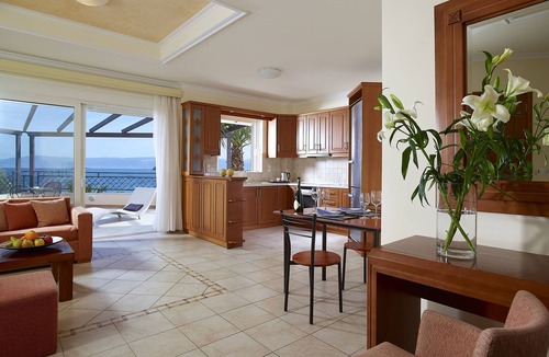 Eretria Apartment | Avantis Suites Hotel
