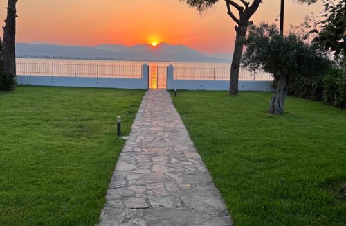 Chalcis House | Avlida Beach House