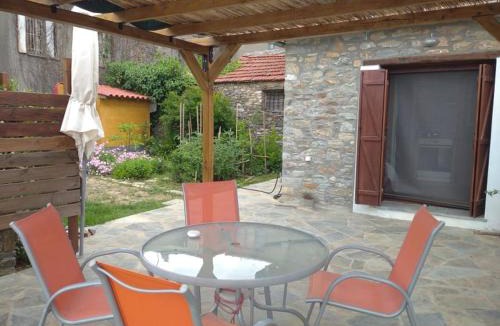 Argalasti House | Avra House in Argalasti