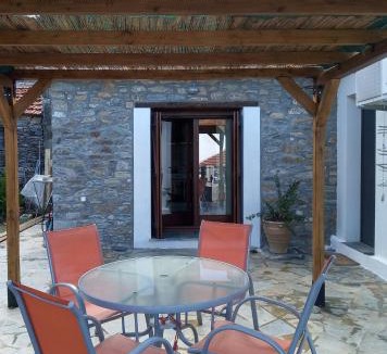 Argalasti House | Avra House in Argalasti