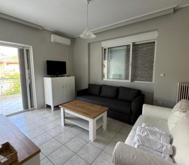 Anatolikos Sinikismos Apartment | AVRAS Escape