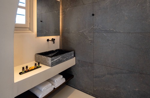 Megalochori Hotel | Azanti Suites