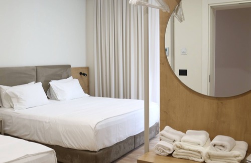 Orikum Hotel | B&B Champagne Vlore Bay