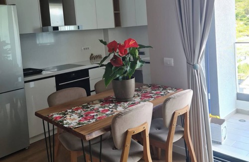 Orikum Hotel | B&B Champagne Vlore Bay