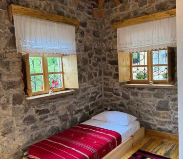 Sakës House | BabaNu Guesthouse