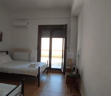 Mytilene House | Balcony Bliss Retreat- Family Friendly