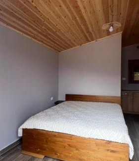 Lazarat House | Ballkoni i Goricës