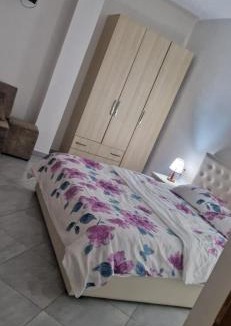Sakës Hotel | Bar-Restaurant-Hotel-Familja