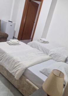 Sakës Hotel | Bar-Restaurant-Hotel-Familja