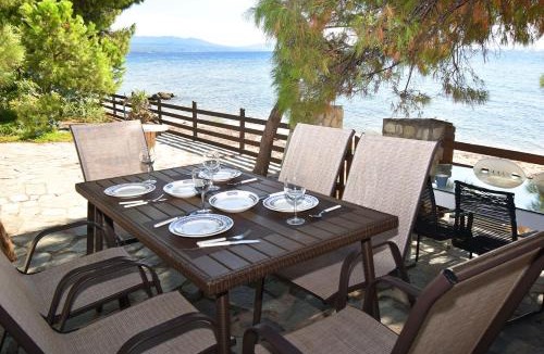 Metamorfosi House | Barlee Beach Front House, Metamorfosi