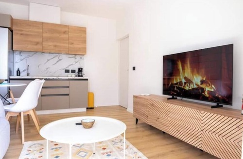 Tirana Apartment | Barrikada-E – Modern Central Apartments with Balcony in Tirana