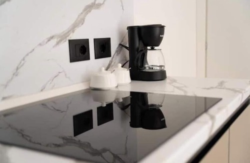 Tirana Apartment | Barrikada-E – Modern Central Apartments with Balcony in Tirana