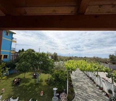 Qerek House | Beach Apartments Gjaci
