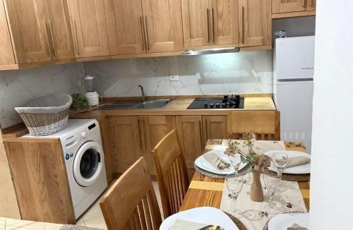 Golem Apartment | Beach Family House & Free Parking Golem, Durres