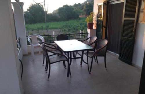 Agios Gordios Apartment | Beach Front Studio Maria