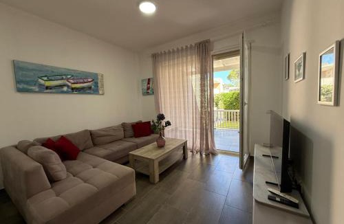 Ishem House | Beach Garden Home, Lalzi Bay