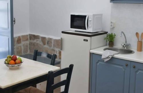 Grikos Apartment | Beach Home, Patio & Sea Breeze