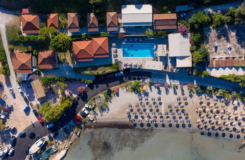 Alikanas House | Beach House Apartment By The Sea 3 with Sea View, Wi-Fi & Air Conditioning