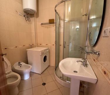 Shkembi i Kavajes Apartment | Beach View Apartment