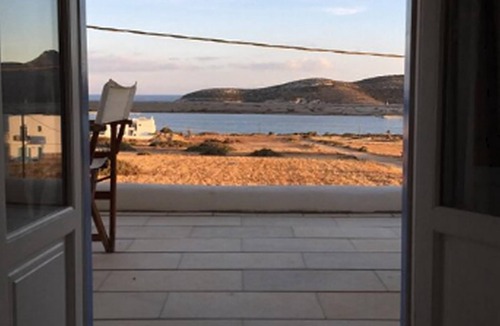 Antiparos Villa | Beachfront Antiparos Apartment | 2 Bedrooms | Apartment Niamos