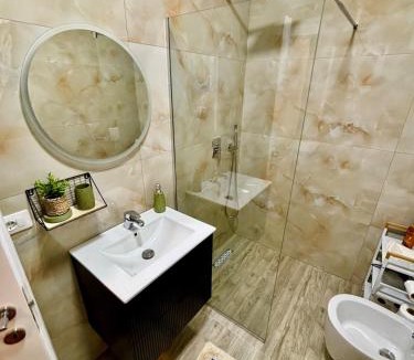 Shengjin Apartment | Beachfront Escape 5 star Resort, Balcony and Parking
