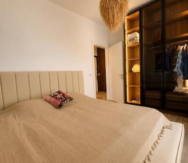Shengjin Apartment | Beachfront Escape 5 star Resort, Balcony and Parking