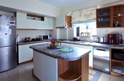 Kalamaria Apartment | Beachfrontfamily apartment plus free parking, the Cruiseflat