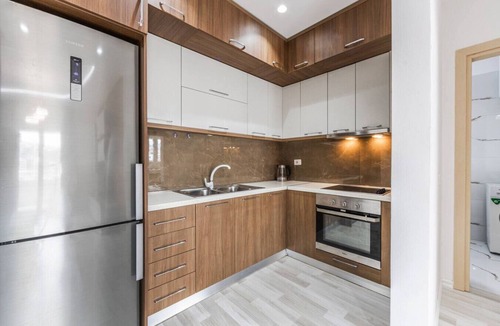 Vlore Apartment | Beachside Modern Apartment by PikHost
